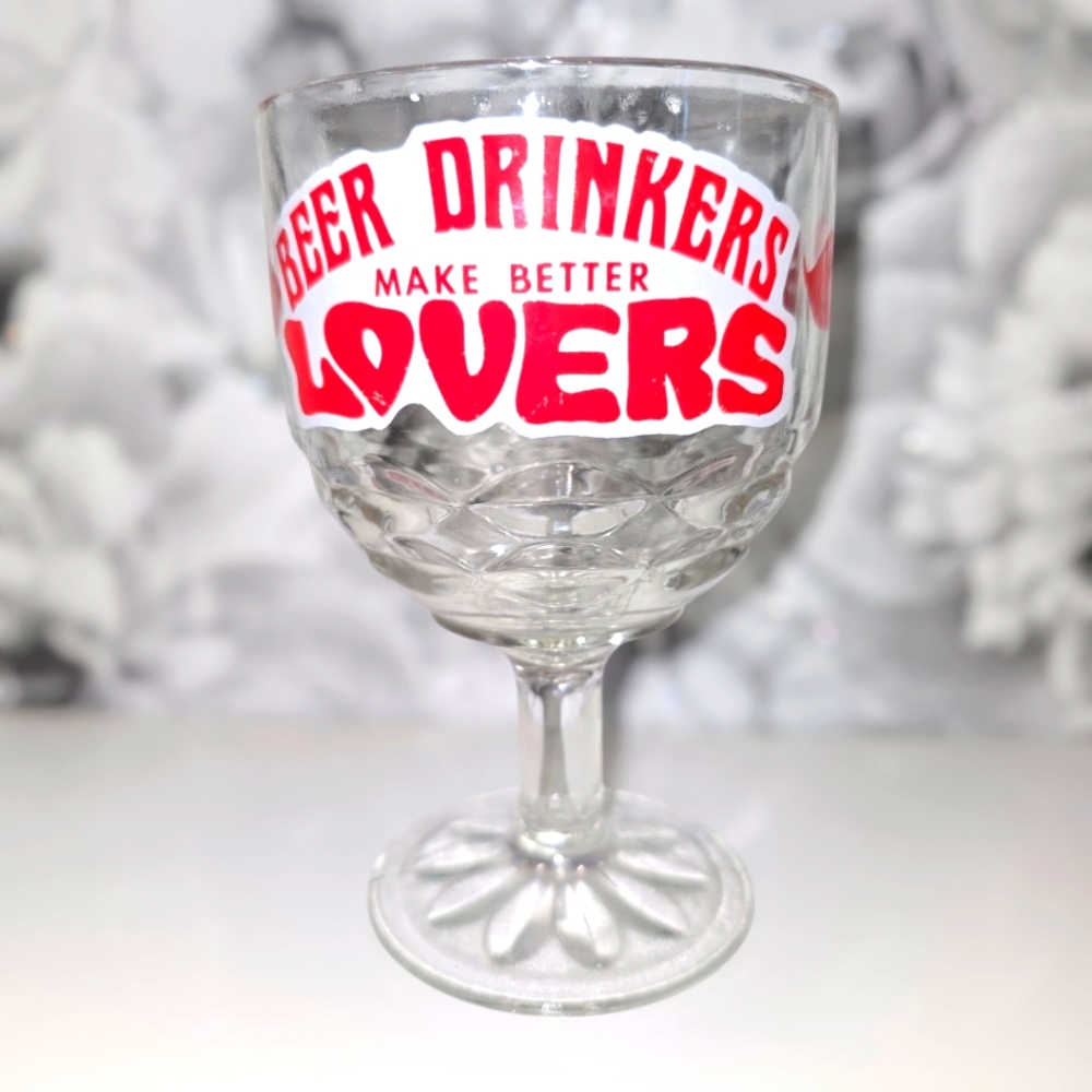 ViNTAGE 1970s • Beer Drinkers Glass 🍺• with Red Print